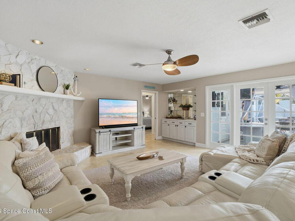 523 Peregrine Drive, Indialantic, FL 32903