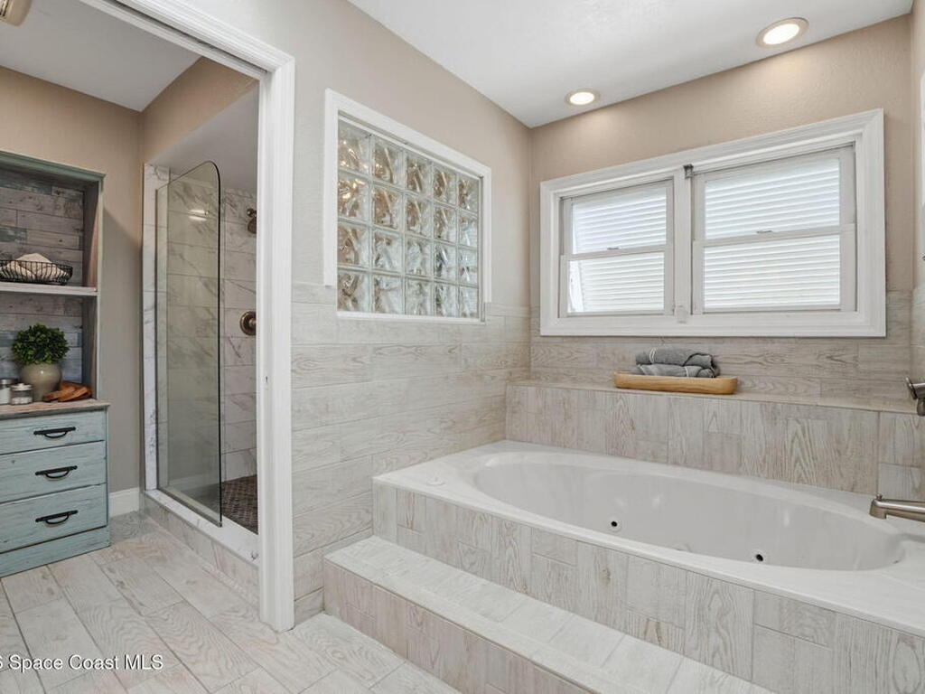 523 Peregrine Drive, Indialantic, FL 32903