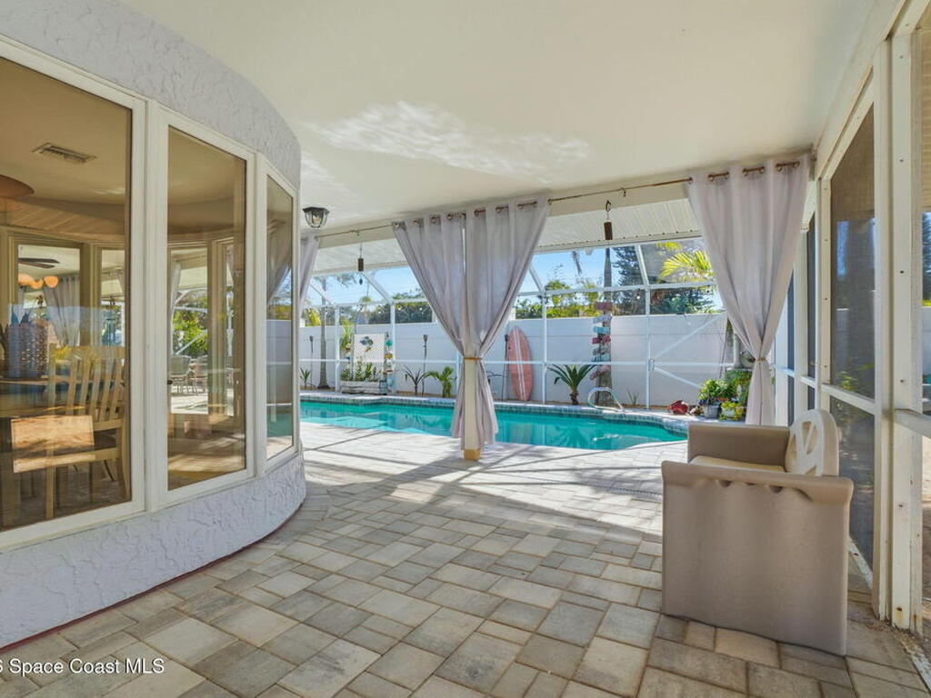 523 Peregrine Drive, Indialantic, FL 32903