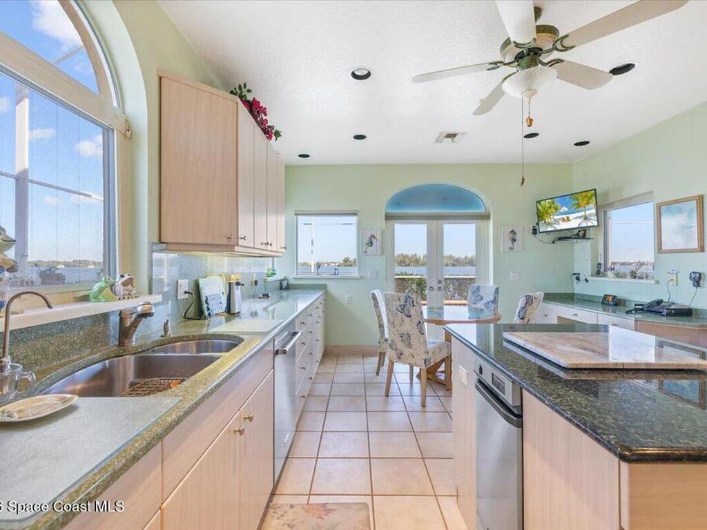 2 Sea Horse Lane, Vero Beach, FL 32960