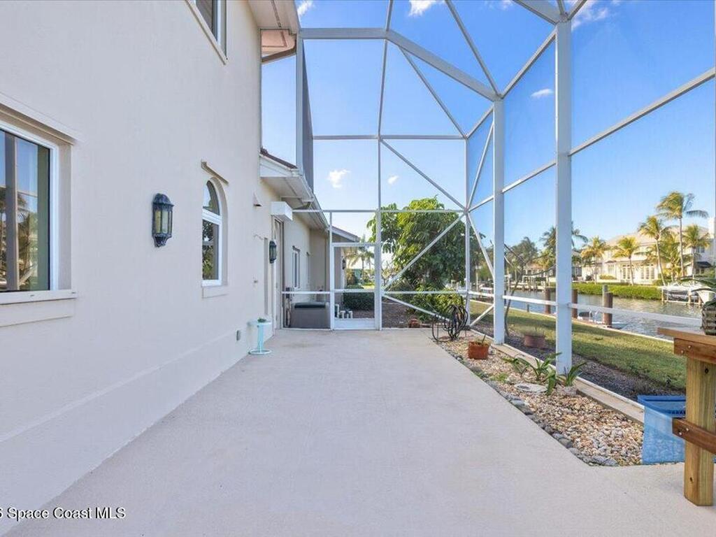 2 Sea Horse Lane, Vero Beach, FL 32960