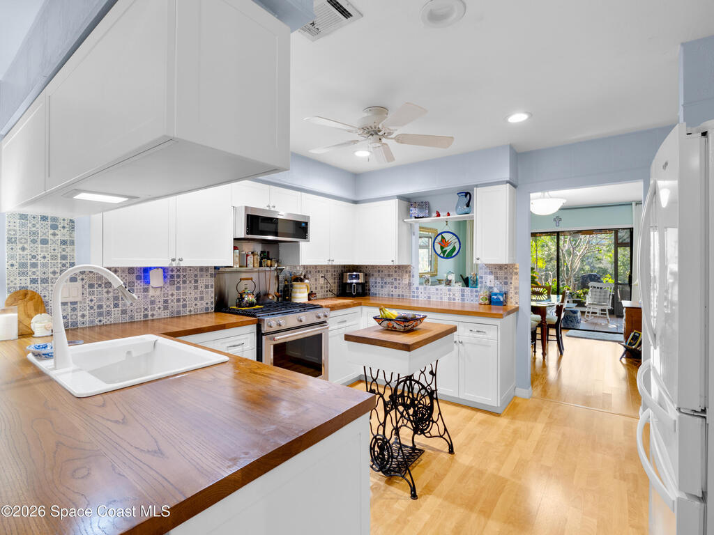 2305 Parkside Place, Indian Harbour Beach, FL 32937