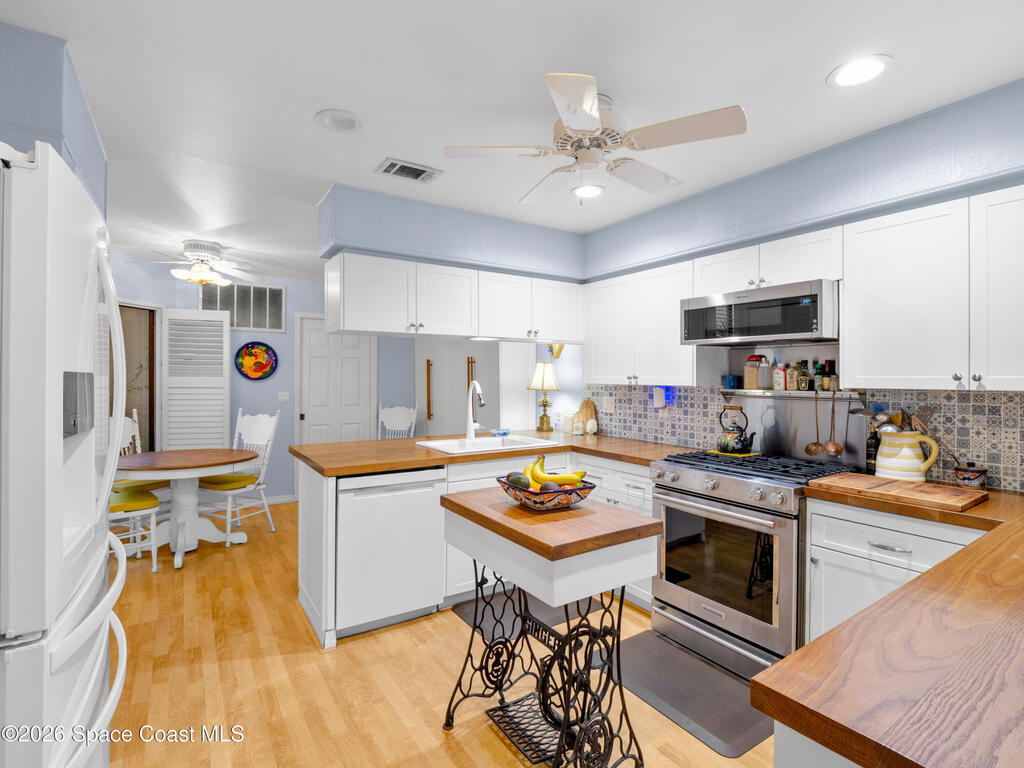 2305 Parkside Place, Indian Harbour Beach, FL 32937