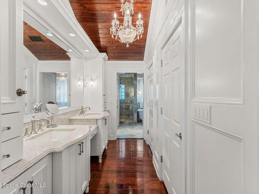 252 Seaview Street, Melbourne Beach, FL 32951