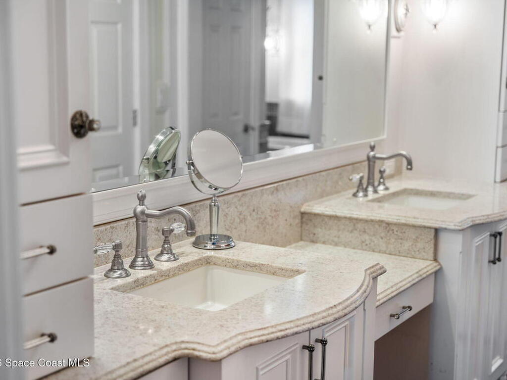 252 Seaview Street, Melbourne Beach, FL 32951