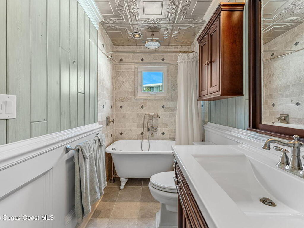 252 Seaview Street, Melbourne Beach, FL 32951