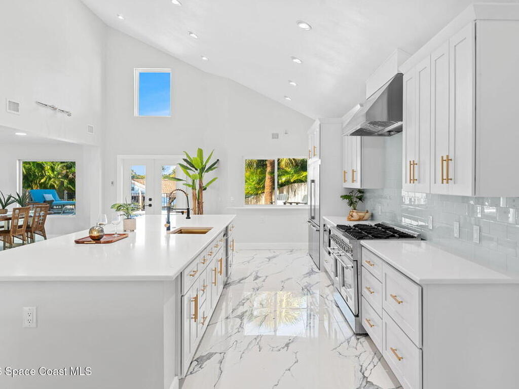 398 Riverview Lane, Melbourne Beach, FL 32951