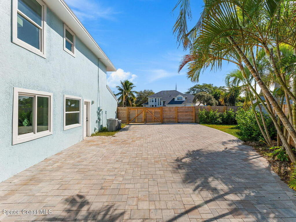 398 Riverview Lane, Melbourne Beach, FL 32951