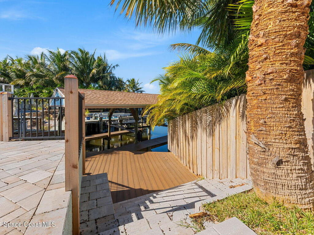 398 Riverview Lane, Melbourne Beach, FL 32951