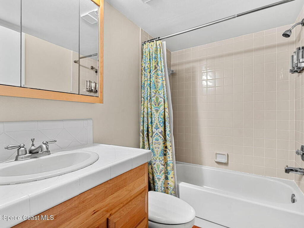 8498 Ridgewood Avenue, Cape Canaveral, FL 32920