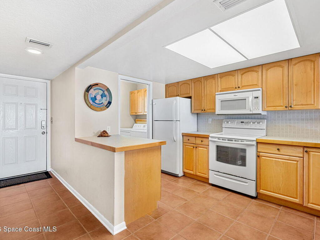 8498 Ridgewood Avenue, Cape Canaveral, FL 32920