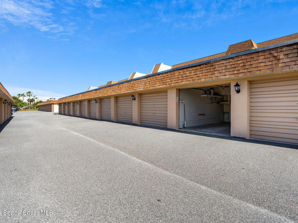 8498 Ridgewood Avenue, Cape Canaveral, FL 32920