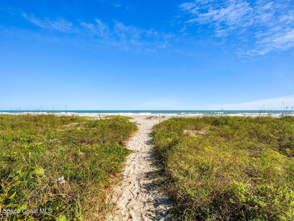 8498 Ridgewood Avenue, Cape Canaveral, FL 32920