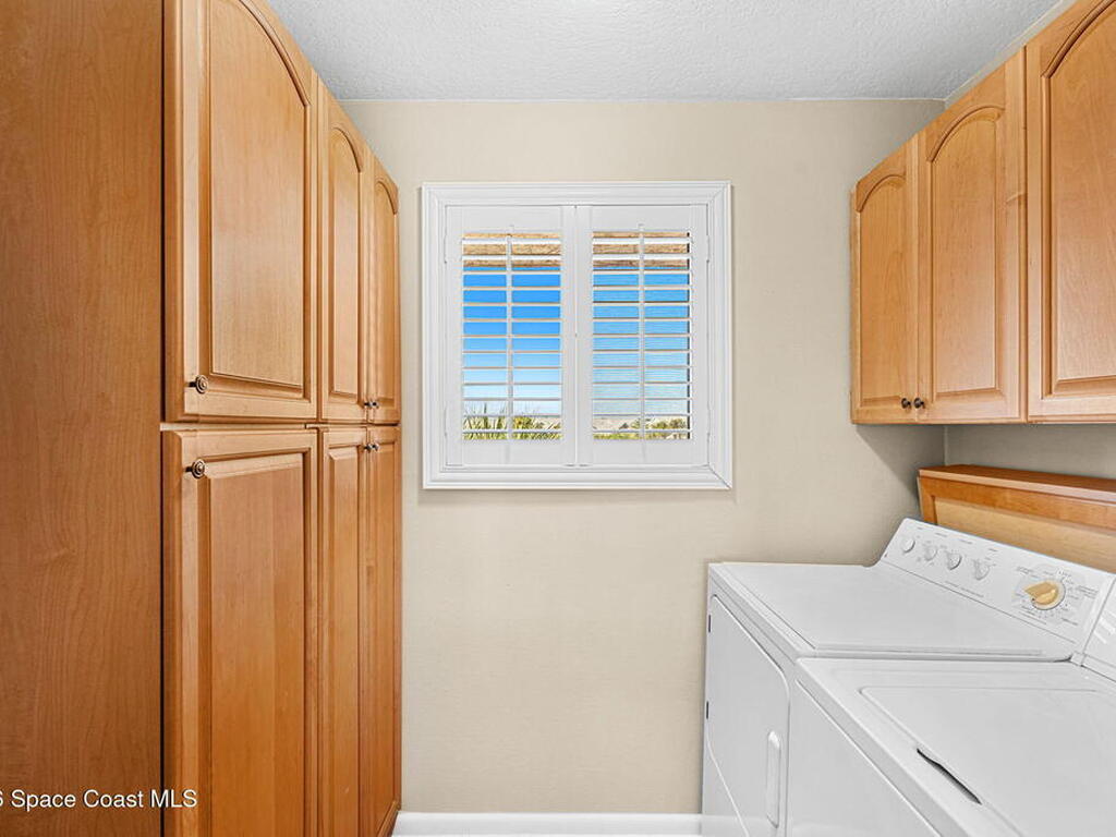 8498 Ridgewood Avenue, Cape Canaveral, FL 32920