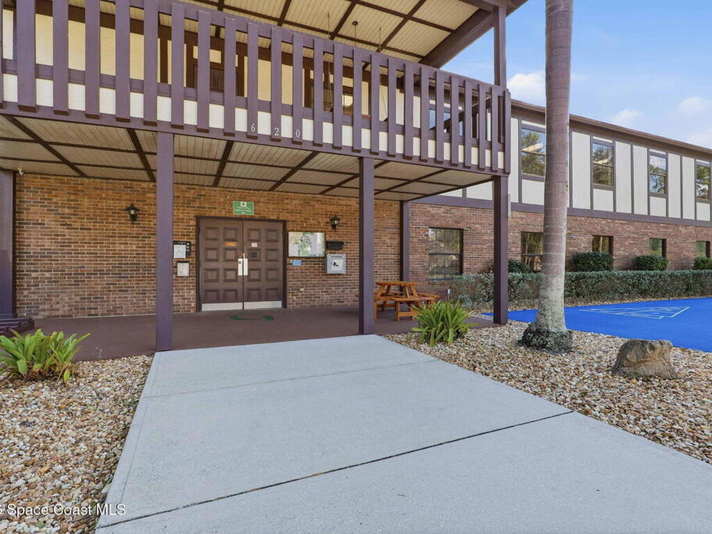 9042 York Lane, West Melbourne, FL 32904