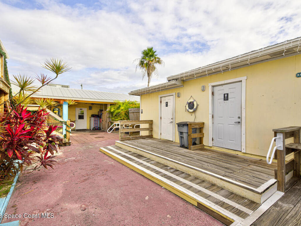 412 W Cocoa Beach Causeway, Cocoa Beach, FL 32931