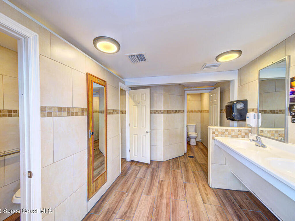 412 W Cocoa Beach Causeway, Cocoa Beach, FL 32931