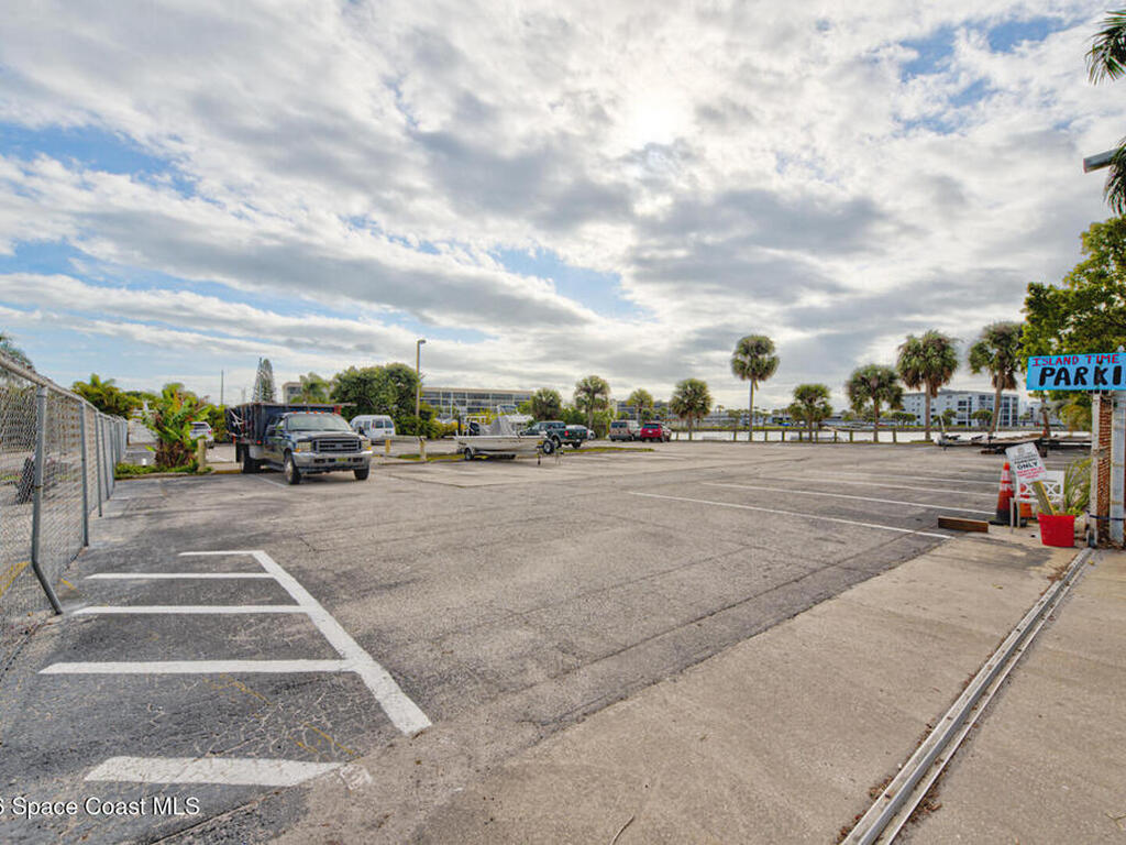 412 W Cocoa Beach Causeway, Cocoa Beach, FL 32931