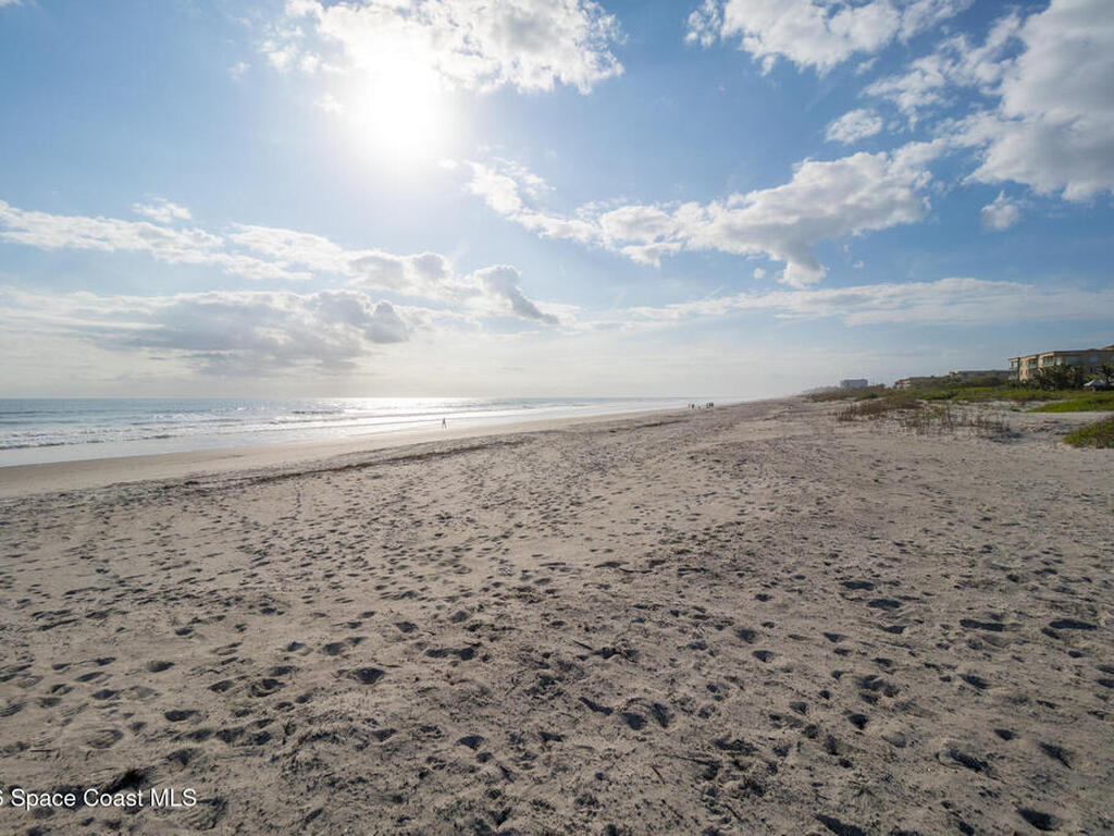 1305 S Atlantic Avenue, Cocoa Beach, FL 32931