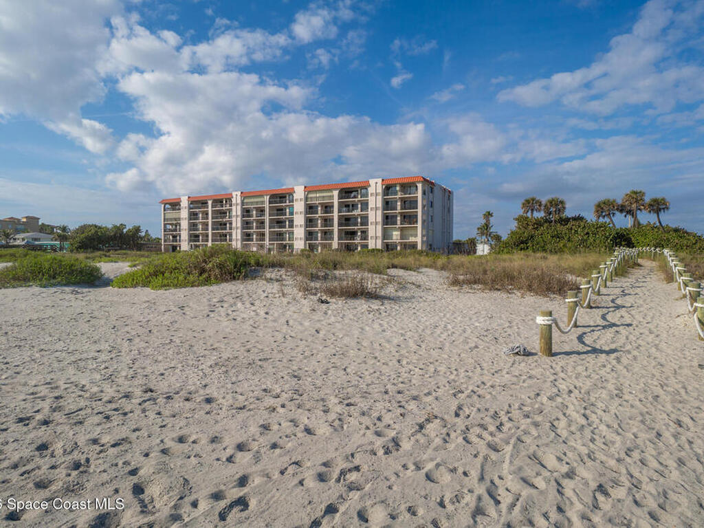 1305 S Atlantic Avenue, Cocoa Beach, FL 32931