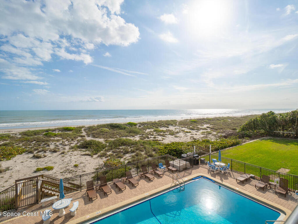 1305 S Atlantic Avenue, Cocoa Beach, FL 32931