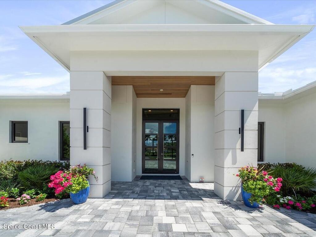 1806 Mooringline Drive, Vero Beach, FL 32963