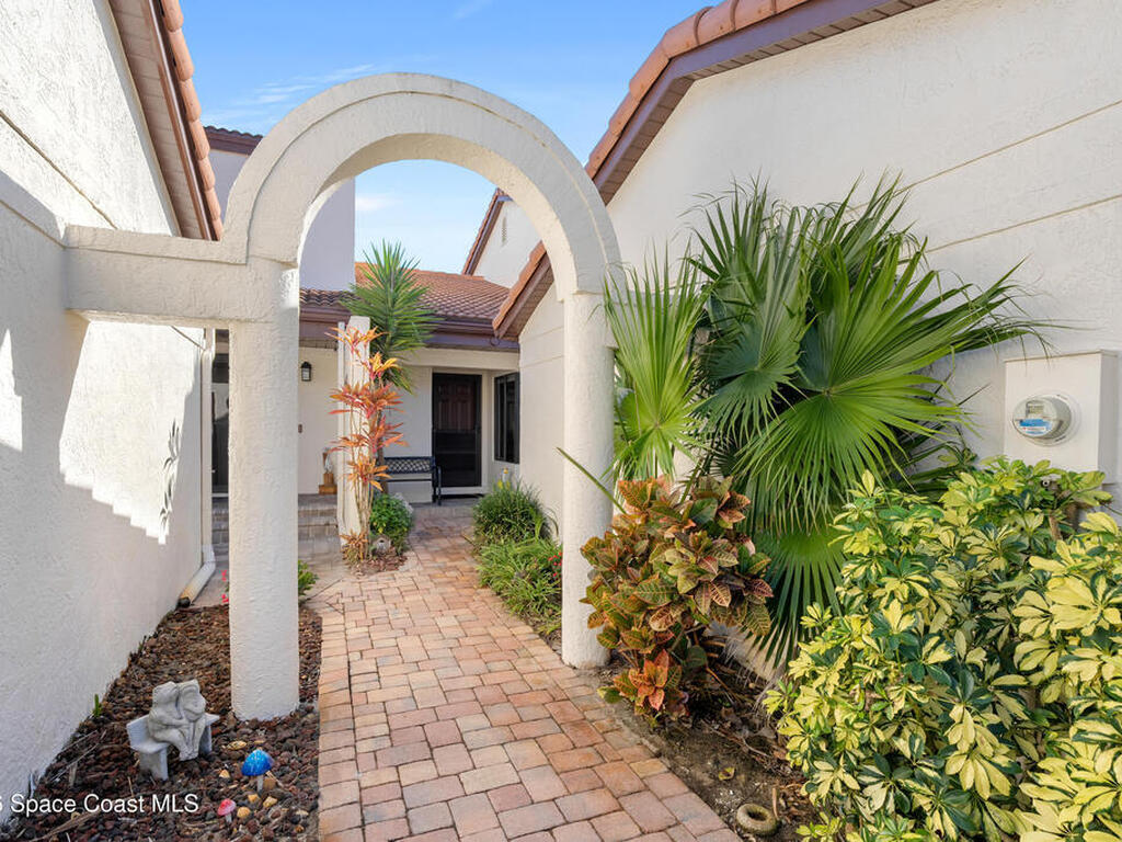 210 Parkside Place, Indian Harbour Beach, FL 32937