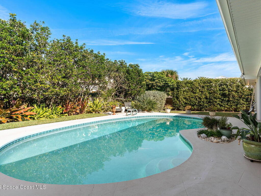 656 Franklyn Avenue, Indialantic, FL 32903