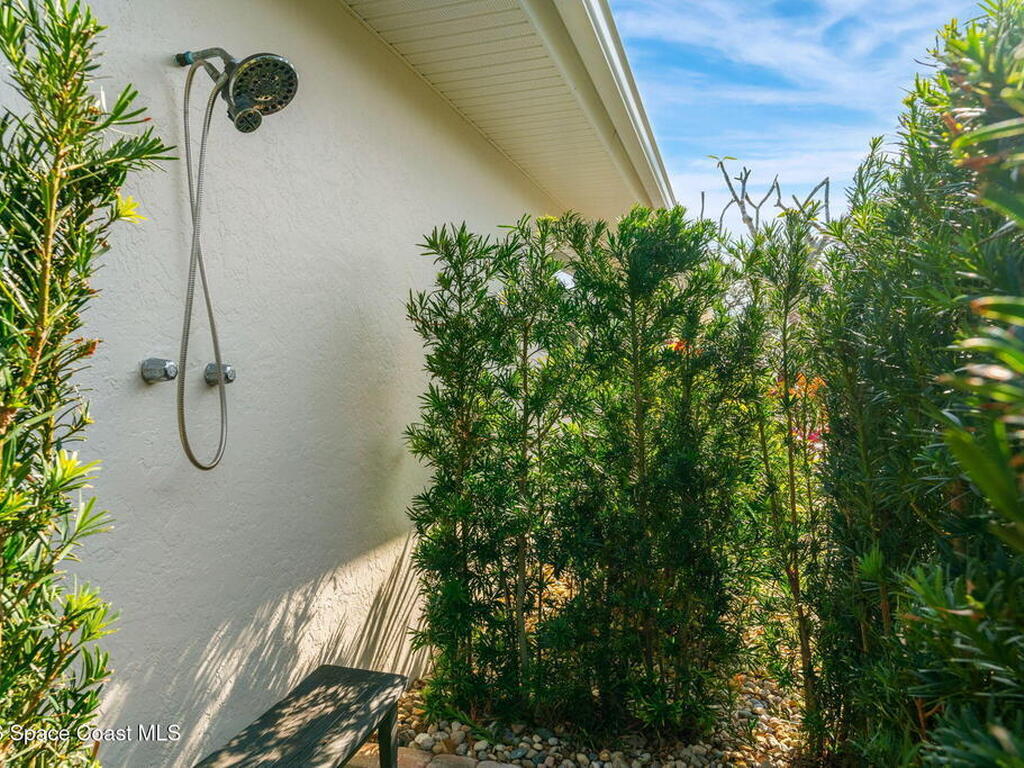 656 Franklyn Avenue, Indialantic, FL 32903