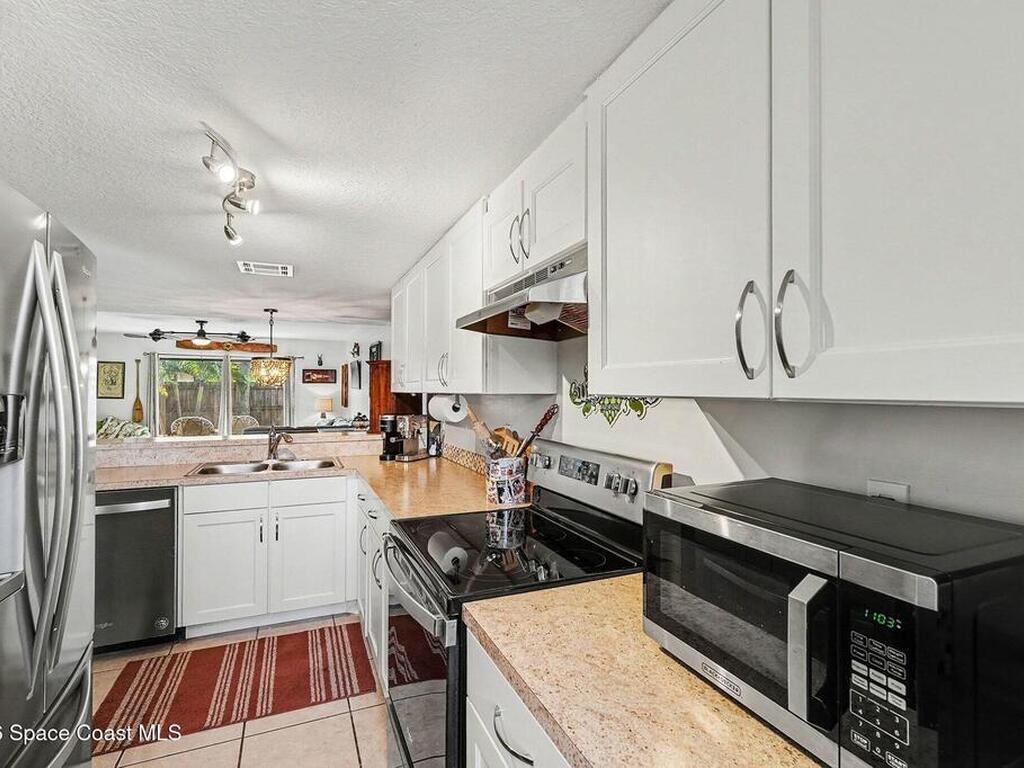 290 N 2nd Street, Cocoa Beach, FL 32931