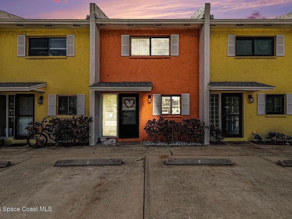 290 N 2nd Street, Cocoa Beach, FL 32931