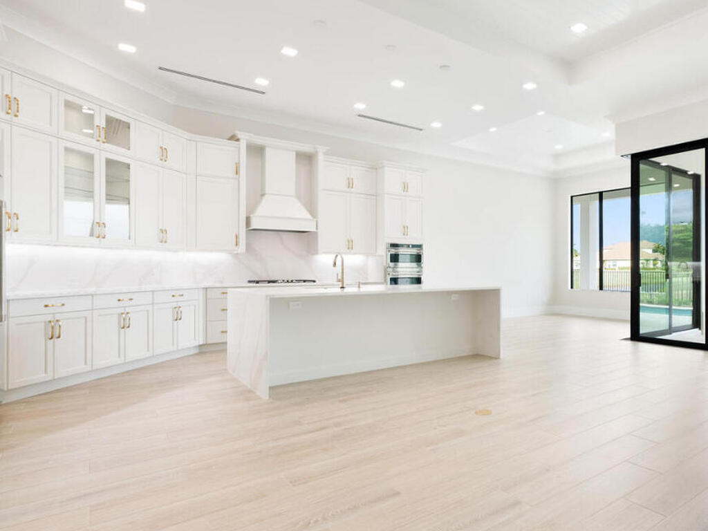 4310 Amelia Plantation Court, Vero Beach, FL 32967