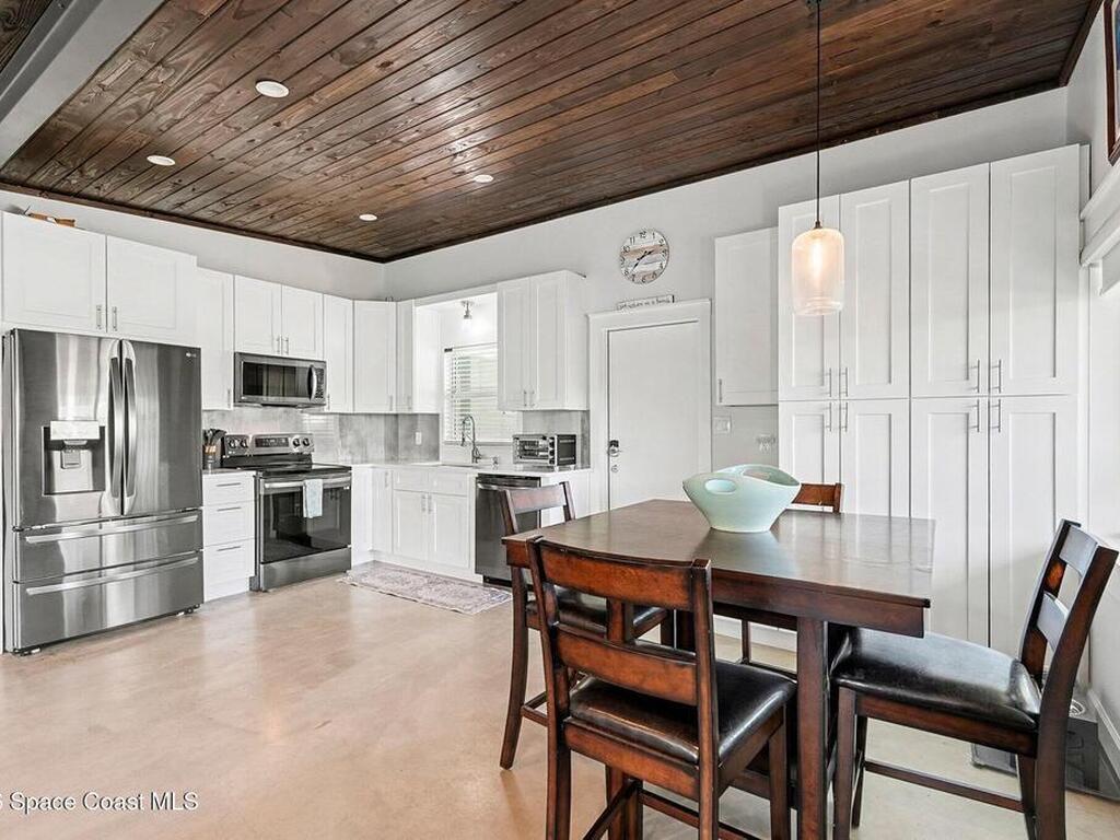 607 Madison Avenue, Cape Canaveral, FL 32920