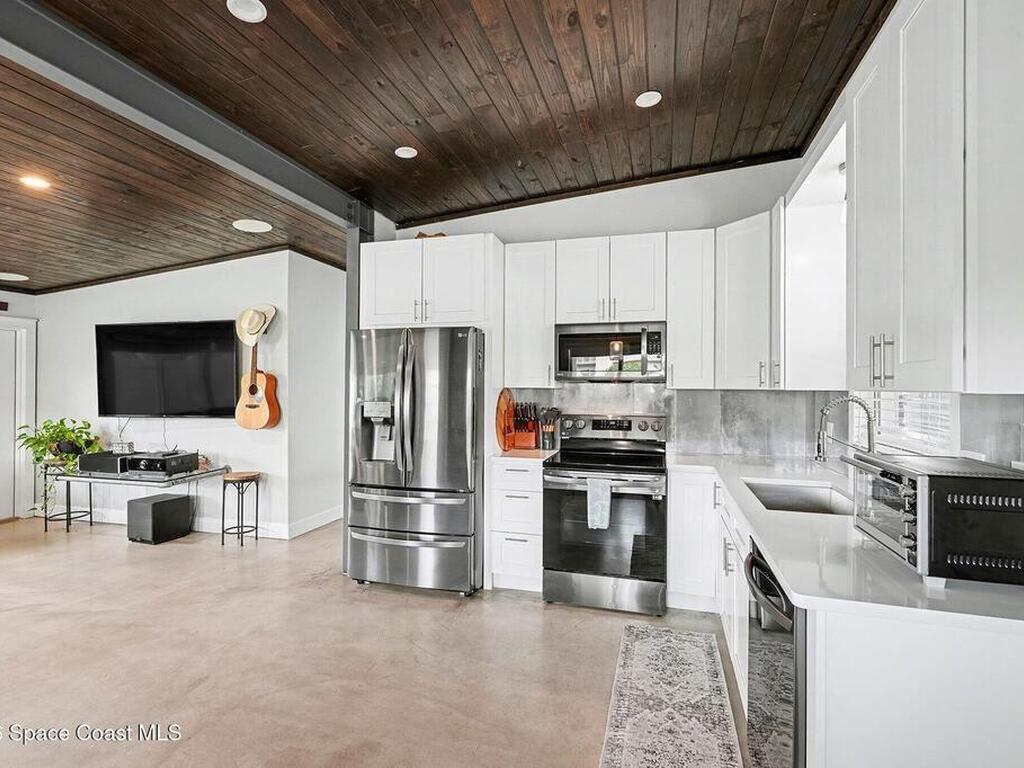 607 Madison Avenue, Cape Canaveral, FL 32920