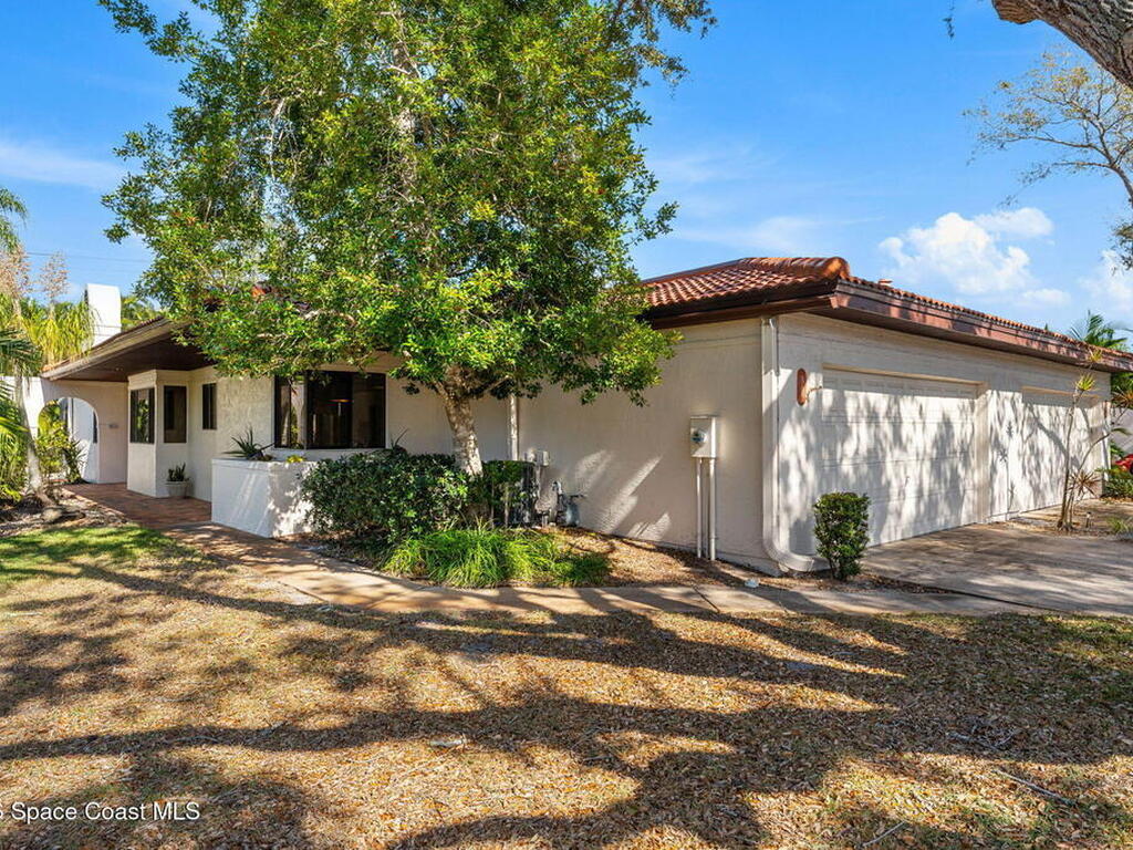 802 Parkside Place, Indian Harbour Beach, FL 32937