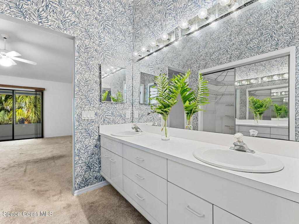 802 Parkside Place, Indian Harbour Beach, FL 32937