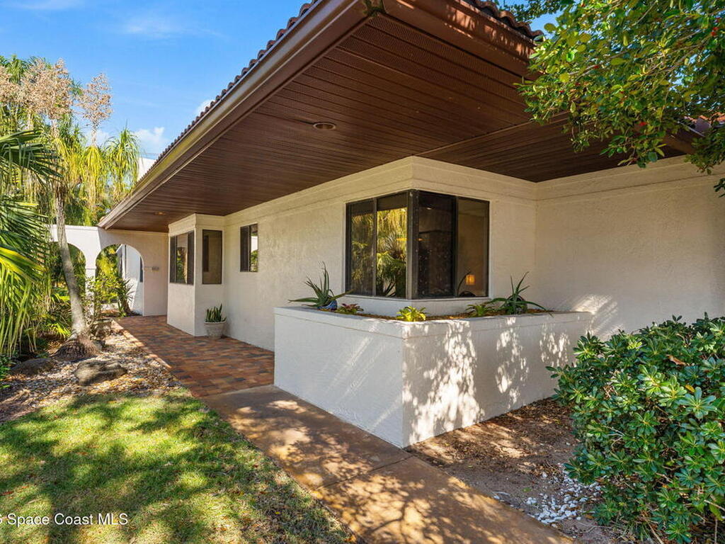 802 Parkside Place, Indian Harbour Beach, FL 32937