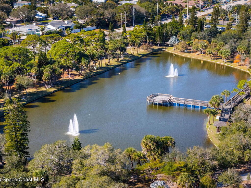 802 Parkside Place, Indian Harbour Beach, FL 32937