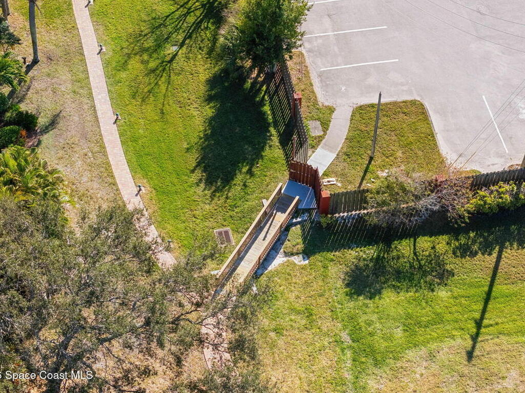 802 Parkside Place, Indian Harbour Beach, FL 32937