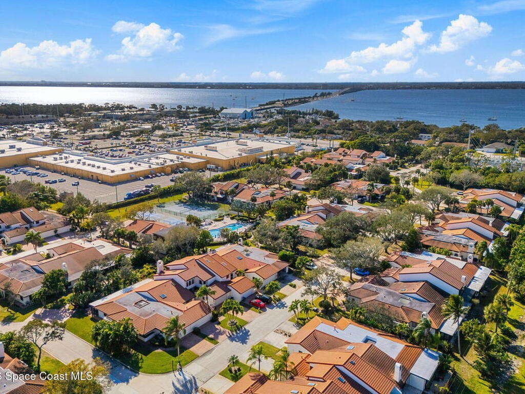 802 Parkside Place, Indian Harbour Beach, FL 32937