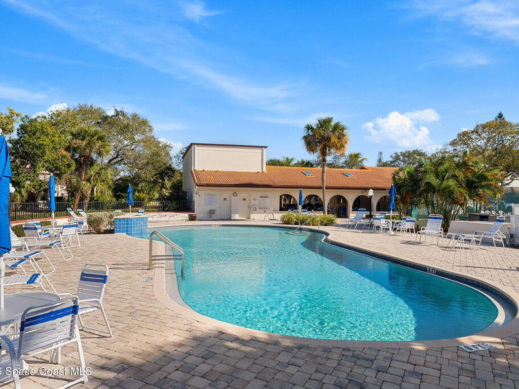 802 Parkside Place, Indian Harbour Beach, FL 32937