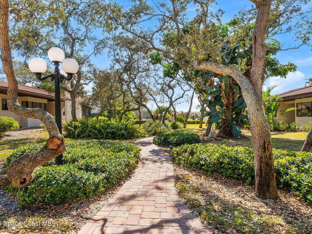 802 Parkside Place, Indian Harbour Beach, FL 32937