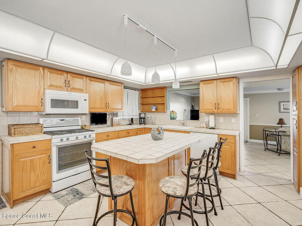 610 Paula Avenue, Merritt Island, FL 32953