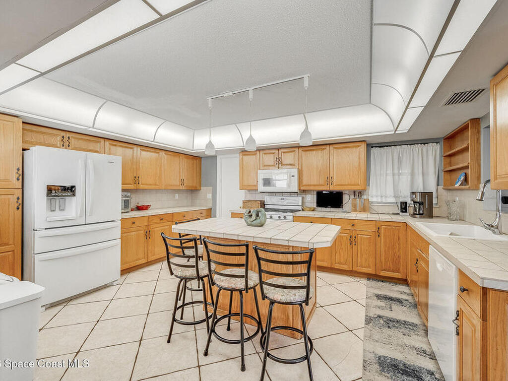 610 Paula Avenue, Merritt Island, FL 32953