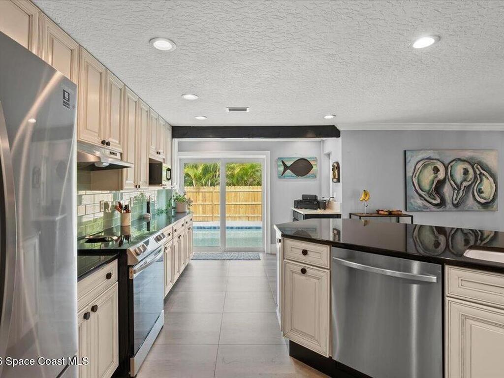 808 Puesta Del Sol Plaza, Indialantic, FL 32903