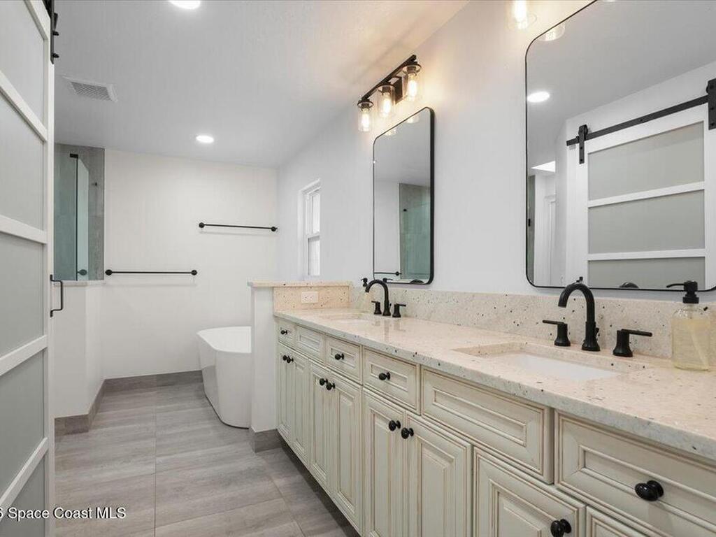 808 Puesta Del Sol Plaza, Indialantic, FL 32903