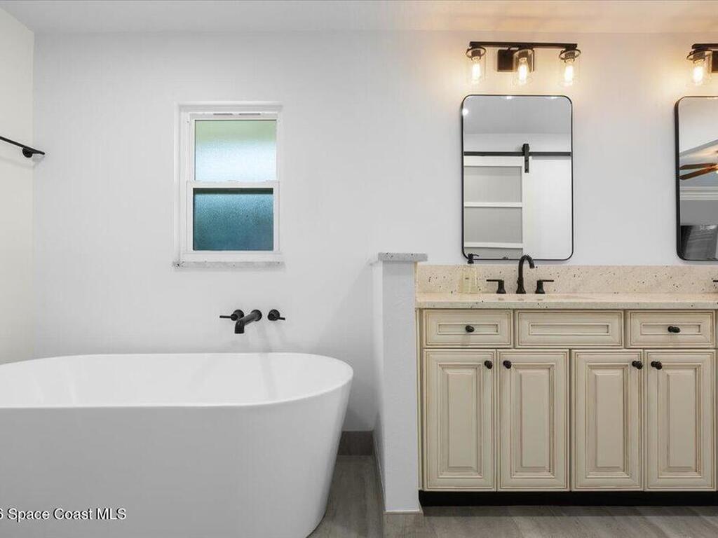 808 Puesta Del Sol Plaza, Indialantic, FL 32903