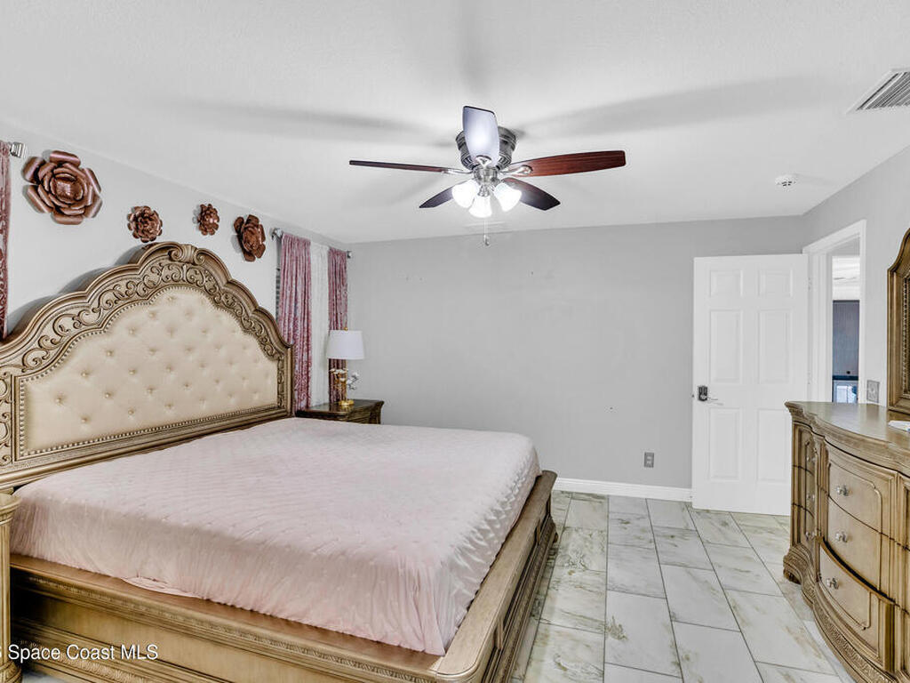 2120 87th Court, Vero Beach, FL 32966