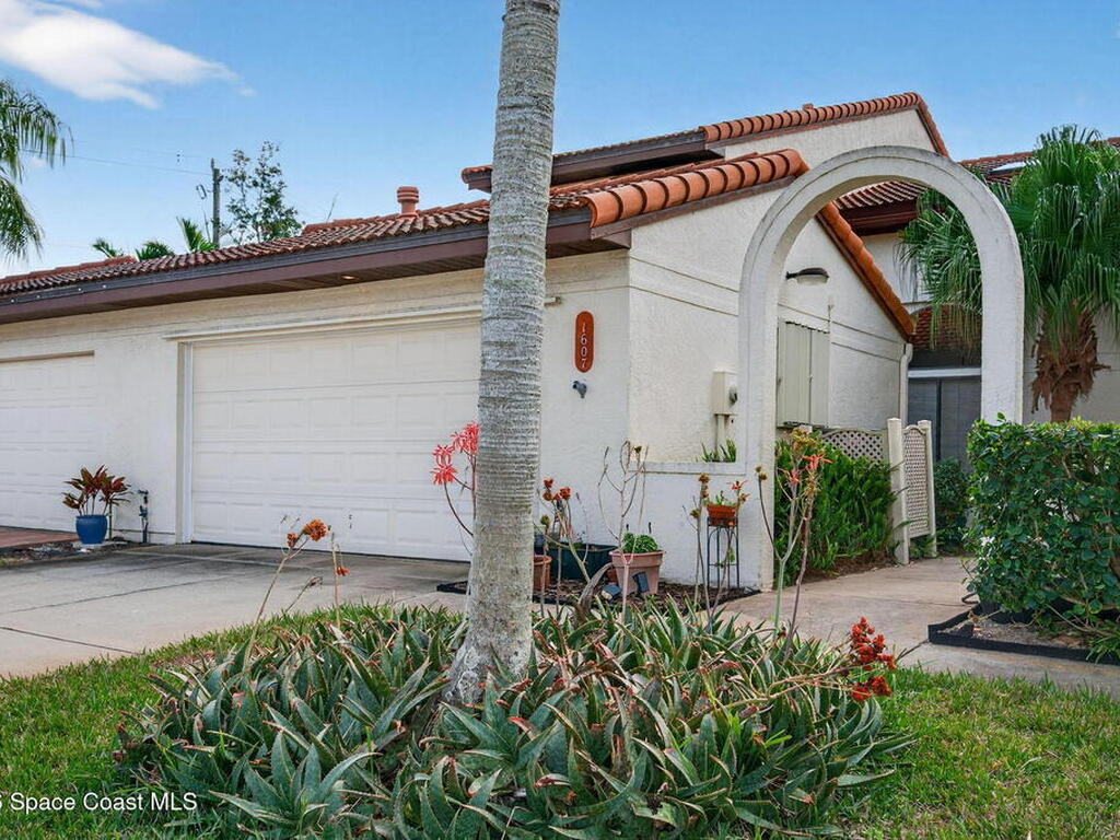 1607 Parkside Place, Indian Harbour Beach, FL 32937