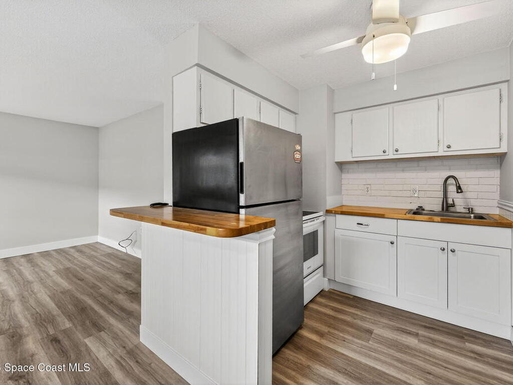 8521 Canaveral Boulevard, Cape Canaveral, FL 32920